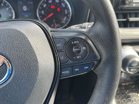 Used 2021 Toyota RAV4 XLE AWD/4WD image 13