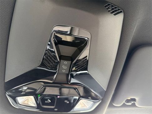 Certified 2025 BMW X2 xDrive28i image 33