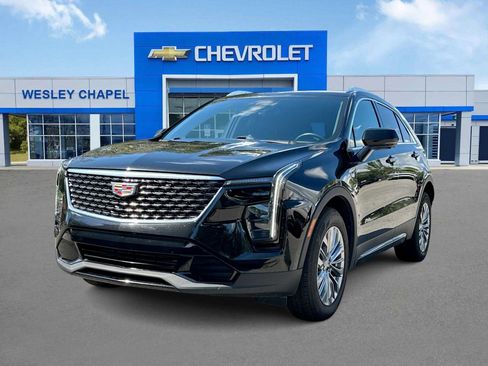 Certified 2025 Cadillac XT4 Premium Luxury FWD image 1