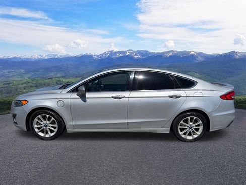 Used 2019 Ford Fusion Energi Titanium FWD image 2