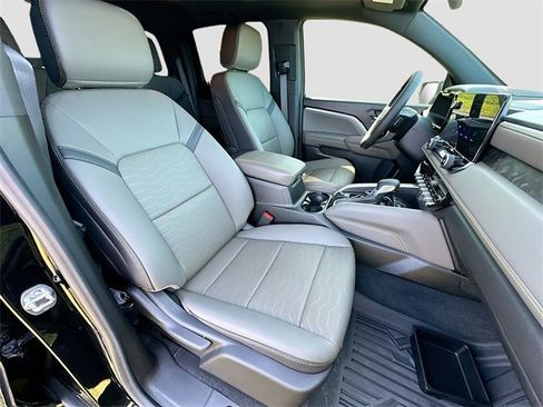 Used 2024 Chevrolet Colorado ZR2 w/ ZR2 Convenience Package III image 28