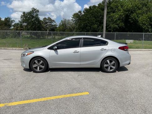 Used 2018 Kia Forte LX w/ LX Popular Package FWD image 4
