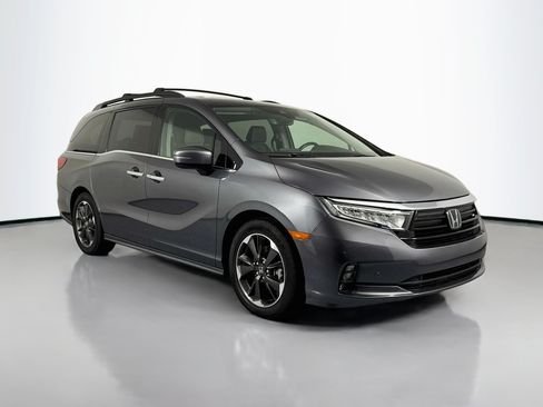 Certified 2023 Honda Odyssey Elite image 3