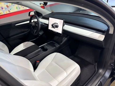 Used 2023 Tesla Model Y Long Range AWD/4WD image 76