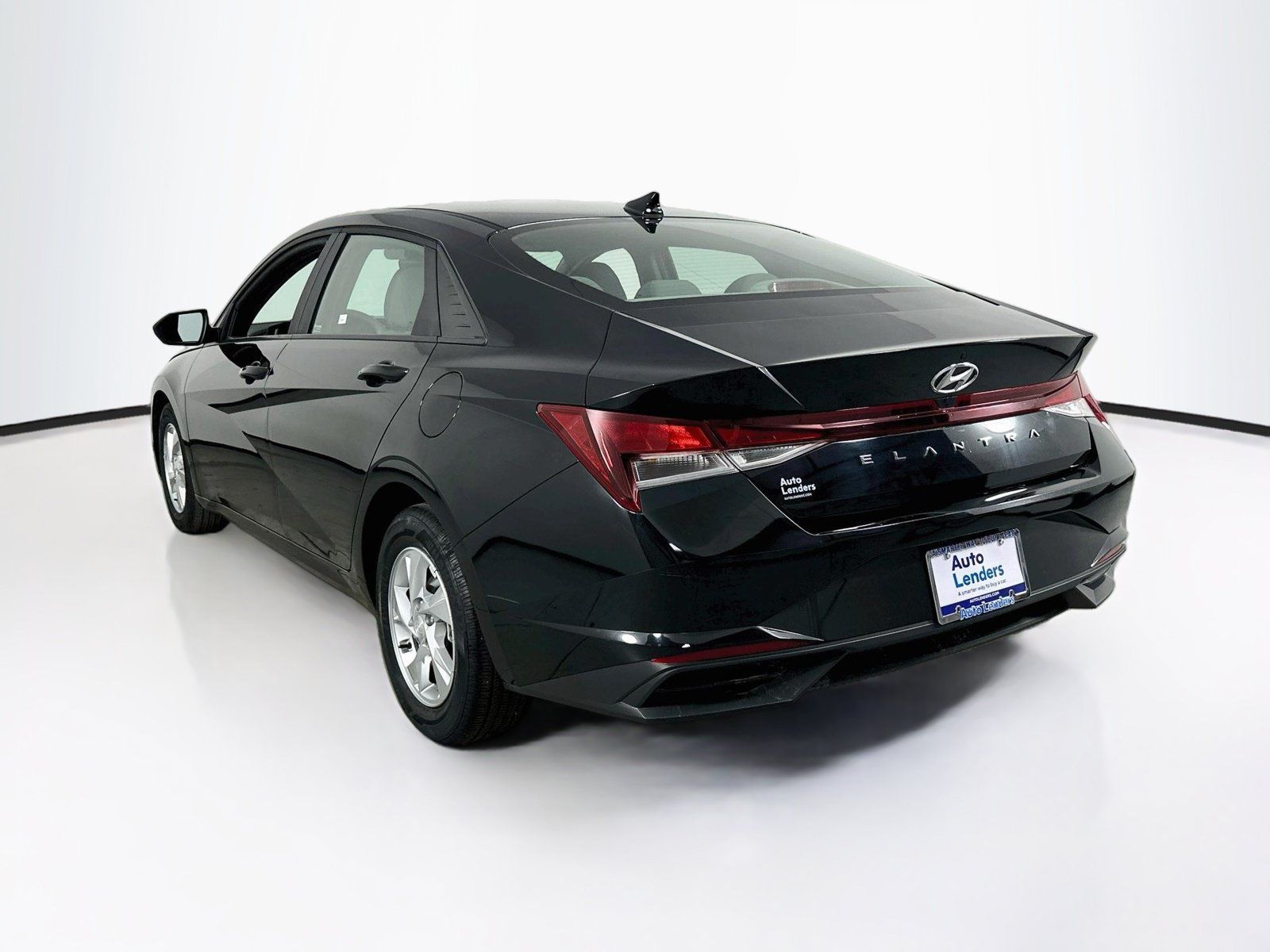 Used 2023 Hyundai Elantra SE FWD image 7