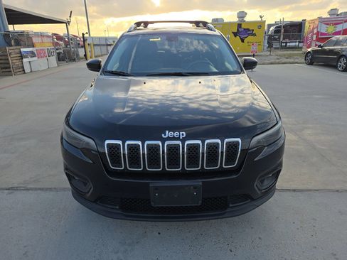 Used 2019 Jeep Cherokee Latitude Plus image 4