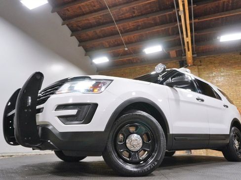 Used 2019 Ford Explorer 4WD Police Interceptor image 3