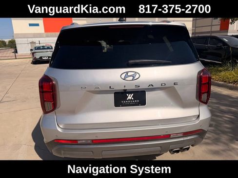 Used 2025 Hyundai Palisade SEL FWD image 3
