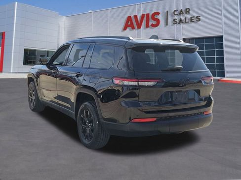 Used 2024 Jeep Grand Cherokee L Laredo image 3