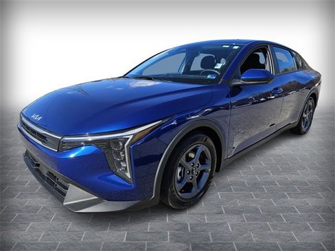 Used 2025 Kia K4 LXS image 3