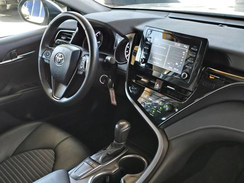 Used 2023 Toyota Camry SE w/ Cold Weather Package FWD image 10