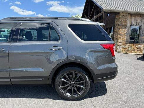 Used 2018 Ford Explorer XLT w/ Equipment Group 202A FWD image 37