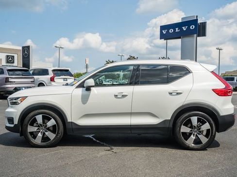 Used 2021 Volvo XC40 T5 Momentum w/ Premium Package AWD/4WD image 4