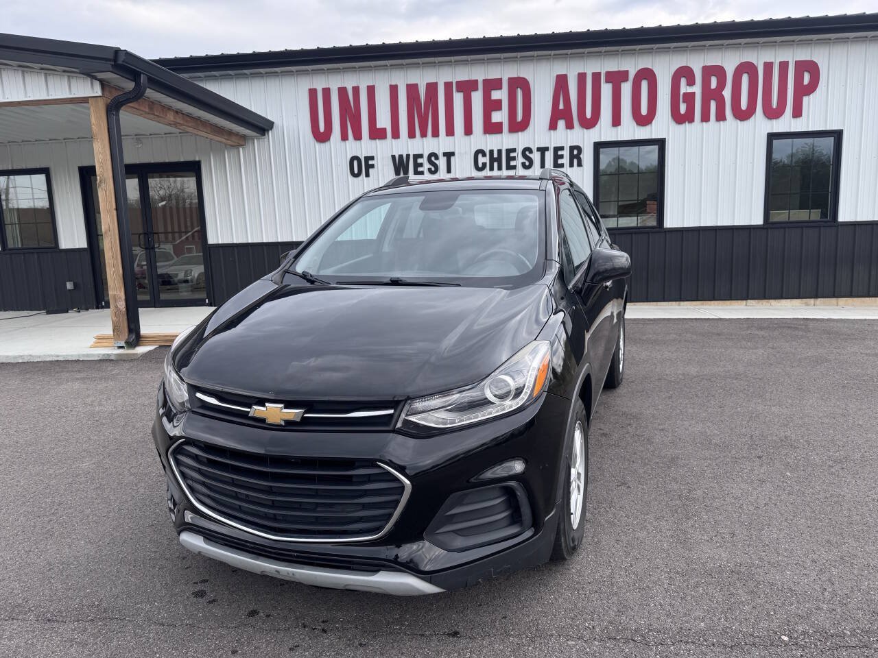 Used 2020 Chevrolet Trax LT w/ LT Convenience Package FWD image 1
