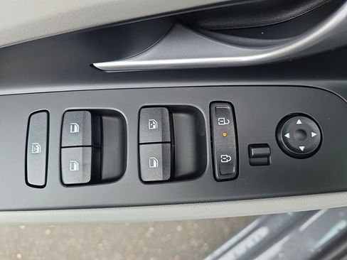 New 2026 Hyundai Elantra Limited FWD image 38