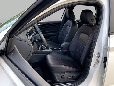 Used 2024 Volkswagen Jetta GLI Autobahn FWD image 8