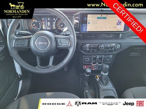 Certified 2025 Jeep Wrangler Unlimited Rubicon AWD/4WD image 7