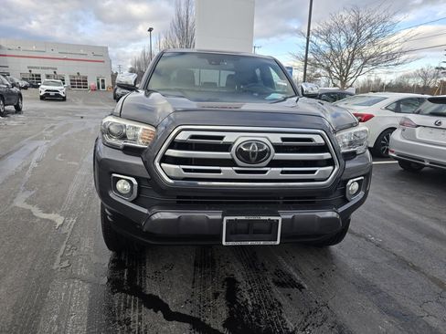 Used 2018 Toyota Tacoma Limited image 10