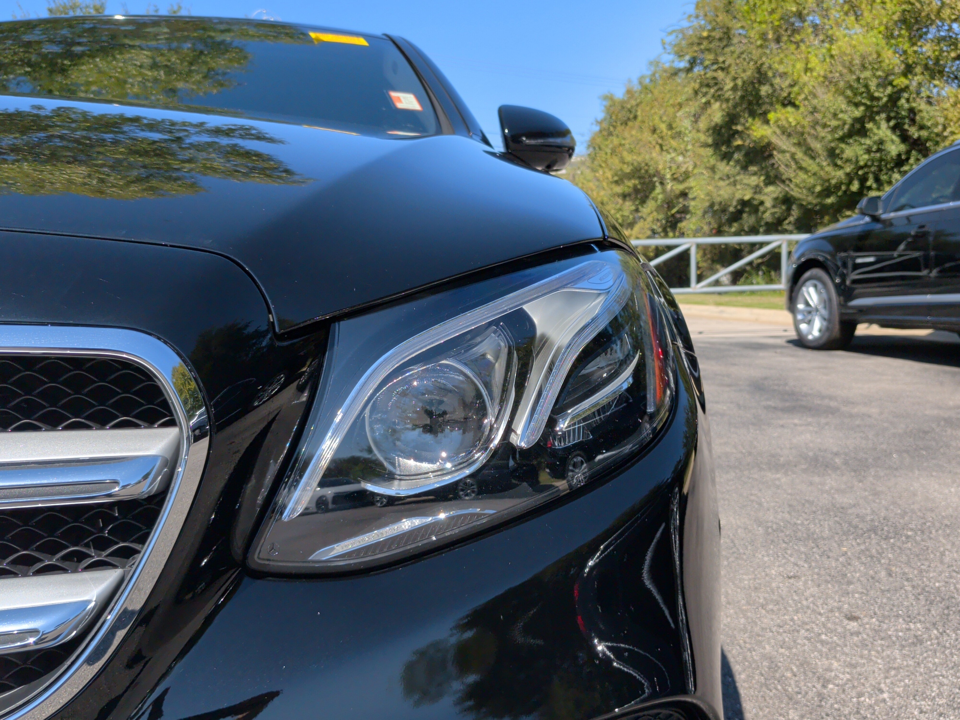 Used 2019 Mercedes-Benz E 300 image 3