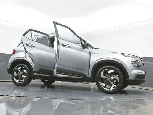 Used 2025 Hyundai Venue SEL FWD image 52