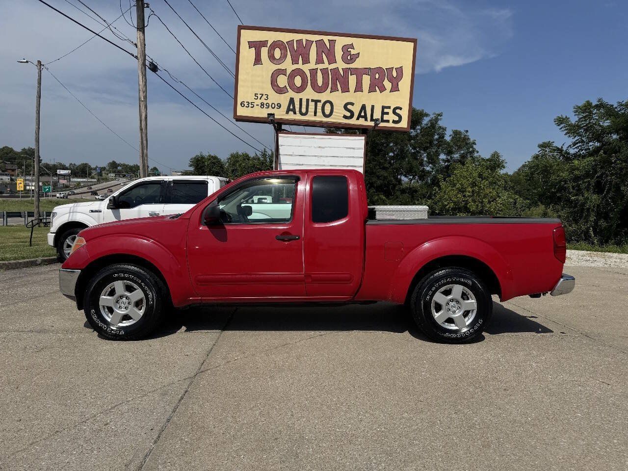 Used 2007 Nissan Frontier SE w/ SE Value Truck Pkg RWD image 4