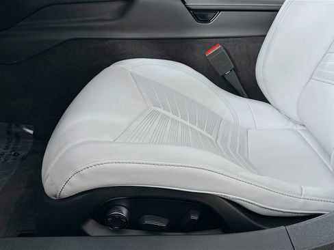 Used 2022 Chevrolet Corvette Stingray Premium Conv w/ Z51 Performance Package image 18