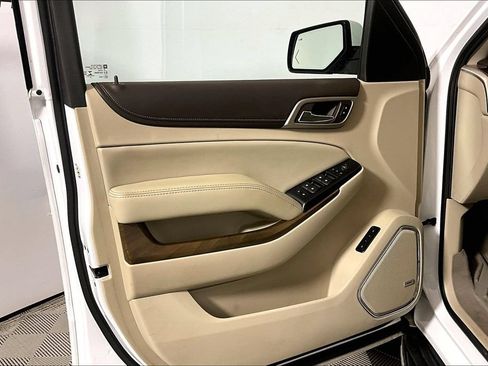 Used 2019 GMC Yukon XL Denali w/ Open Road Package RWD image 18