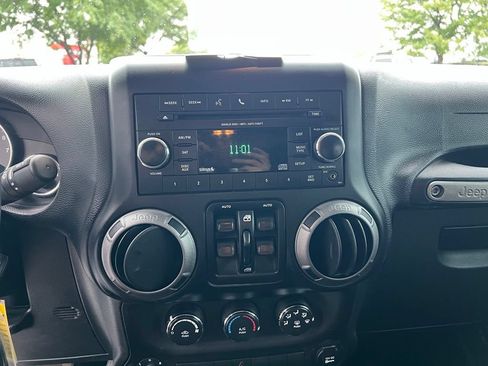 Used 2017 Jeep Wrangler Unlimited Sport w/ Quick Order Package 24S AWD/4WD image 32