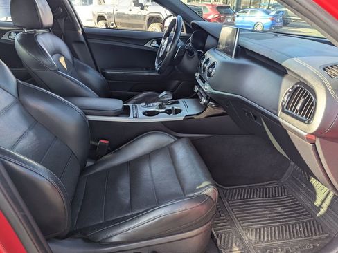 Used 2019 Kia Stinger GT2 image 34