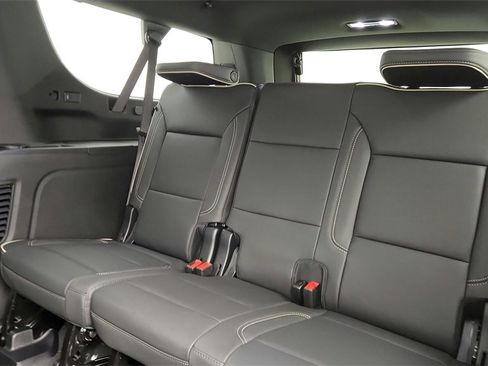New 2025 Chevrolet Suburban Premier image 27