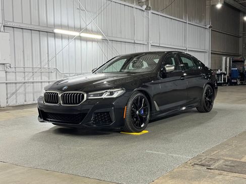Used 2023 BMW M550i xDrive AWD/4WD image 1