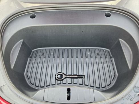 Used 2021 Tesla Model 3 Performance image 32