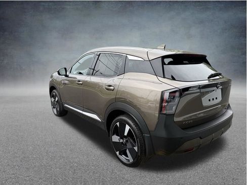 Used 2025 Nissan Kicks SR AWD/4WD image 3