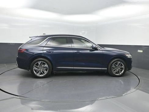 Used 2022 Genesis GV70 2.5T w/ Advanced Package AWD/4WD image 32