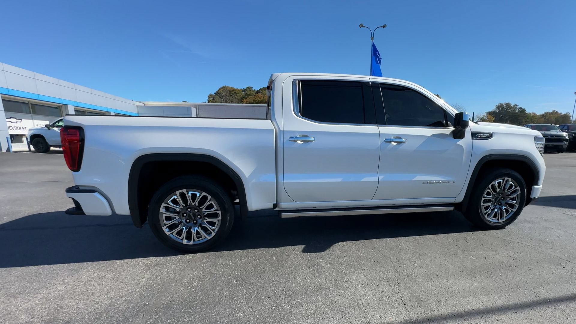 Certified 2024 GMC Sierra 1500 Denali Ultimate AWD/4WD image 9