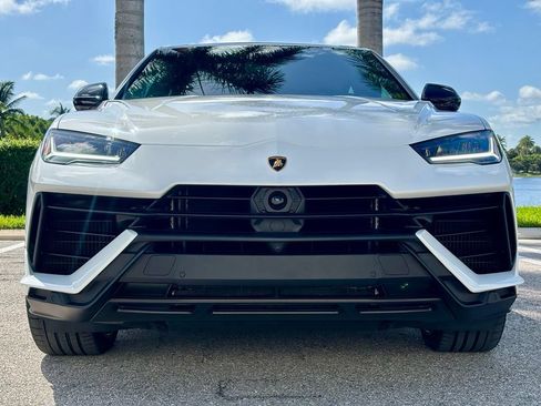 Used 2024 Lamborghini Urus S AWD/4WD image 3