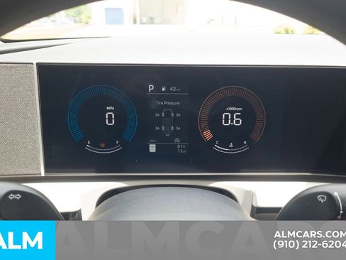 Used 2025 Hyundai Tucson SE FWD image 27