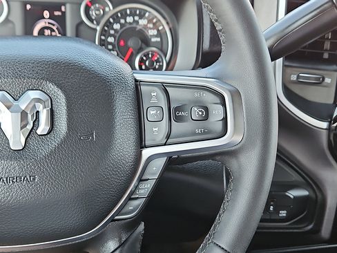 Used 2025 RAM 2500 Big Horn AWD/4WD image 17