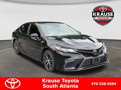 Used 2024 Toyota Camry SE FWD image 1