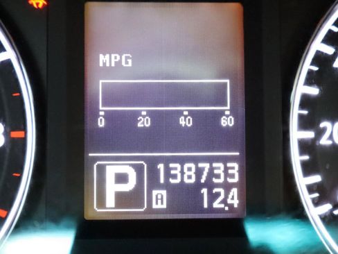 Used 2013 INFINITI G37 IPL RWD image 17