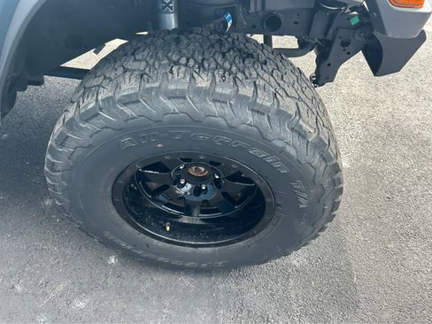 Used 2019 Jeep Wrangler Sport image 26