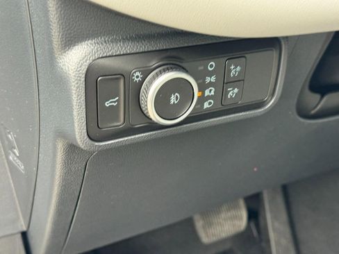 New 2026 Ford Explorer Active w/ Active Comfort Package image 13