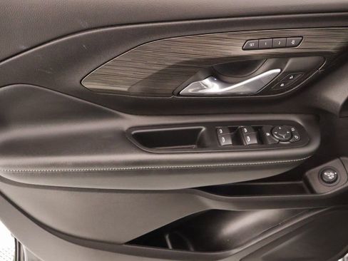 Used 2024 GMC Terrain SLT image 14