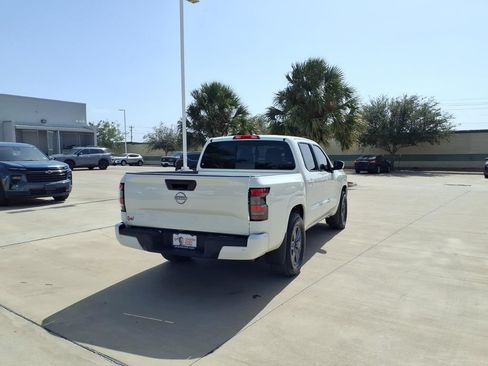 Used 2026 Nissan Frontier SV RWD image 5