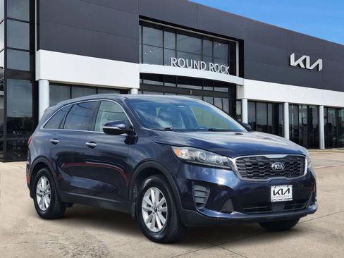 Used 2020 Kia Sorento LX w/ LX I4 Convenience Package image 3