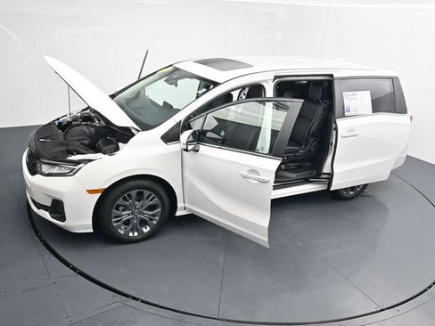 Used 2025 Honda Odyssey Touring image 35