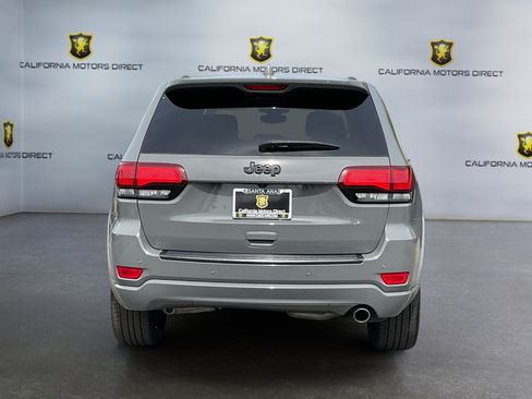 Used 2019 Jeep Grand Cherokee Altitude RWD image 6