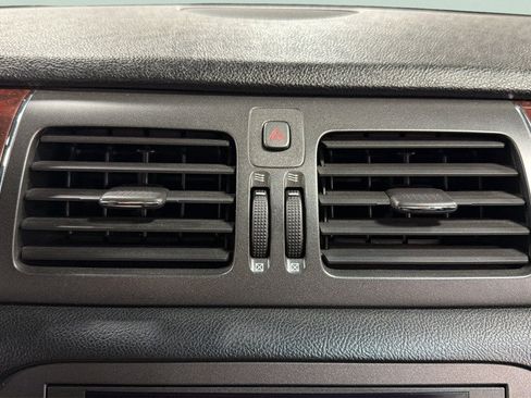 Used 2008 Buick Lucerne CXS FWD image 26