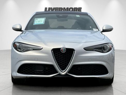 Used 2022 Alfa Romeo Giulia Ti RWD image 8