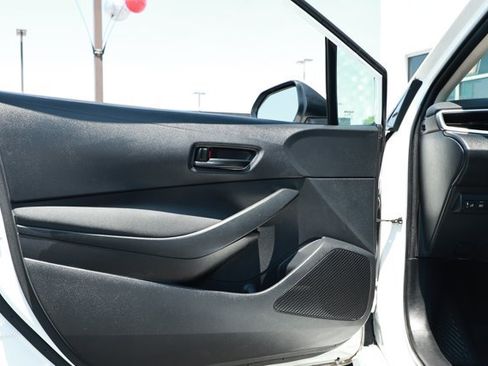 Used 2022 Toyota Corolla LE FWD image 21